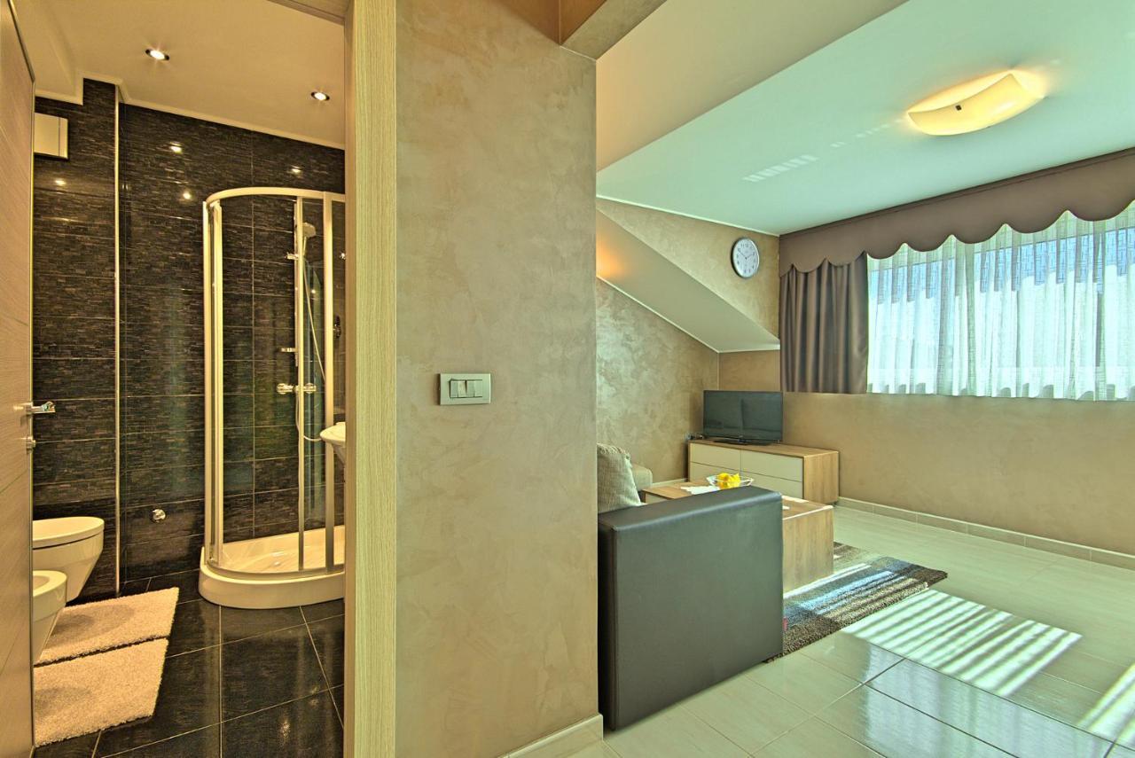 Apartments Riva-Interauto Умаг Экстерьер фото