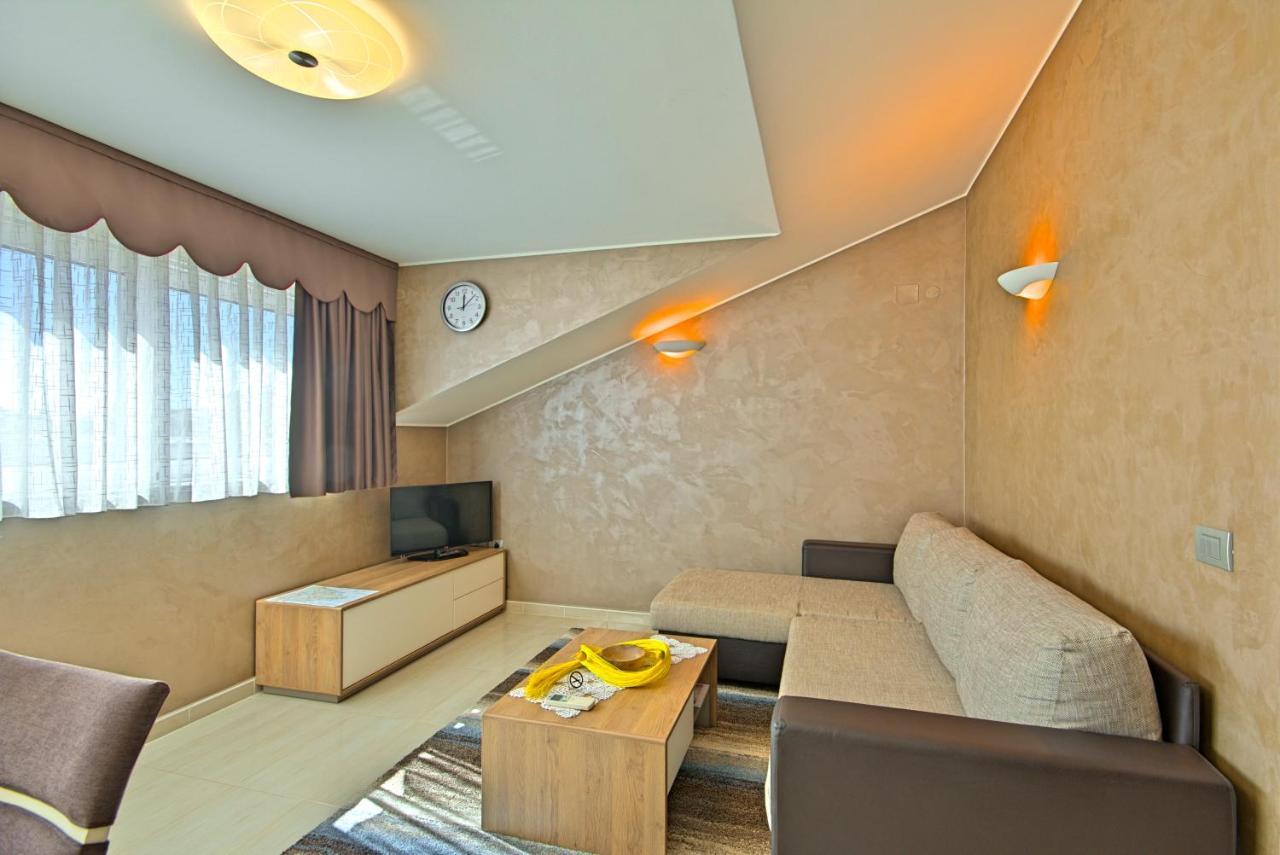 Apartments Riva-Interauto Умаг Экстерьер фото