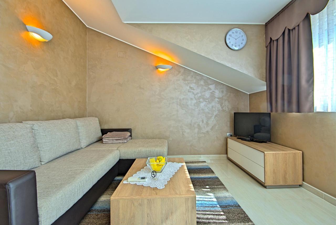 Apartments Riva-Interauto Умаг Экстерьер фото