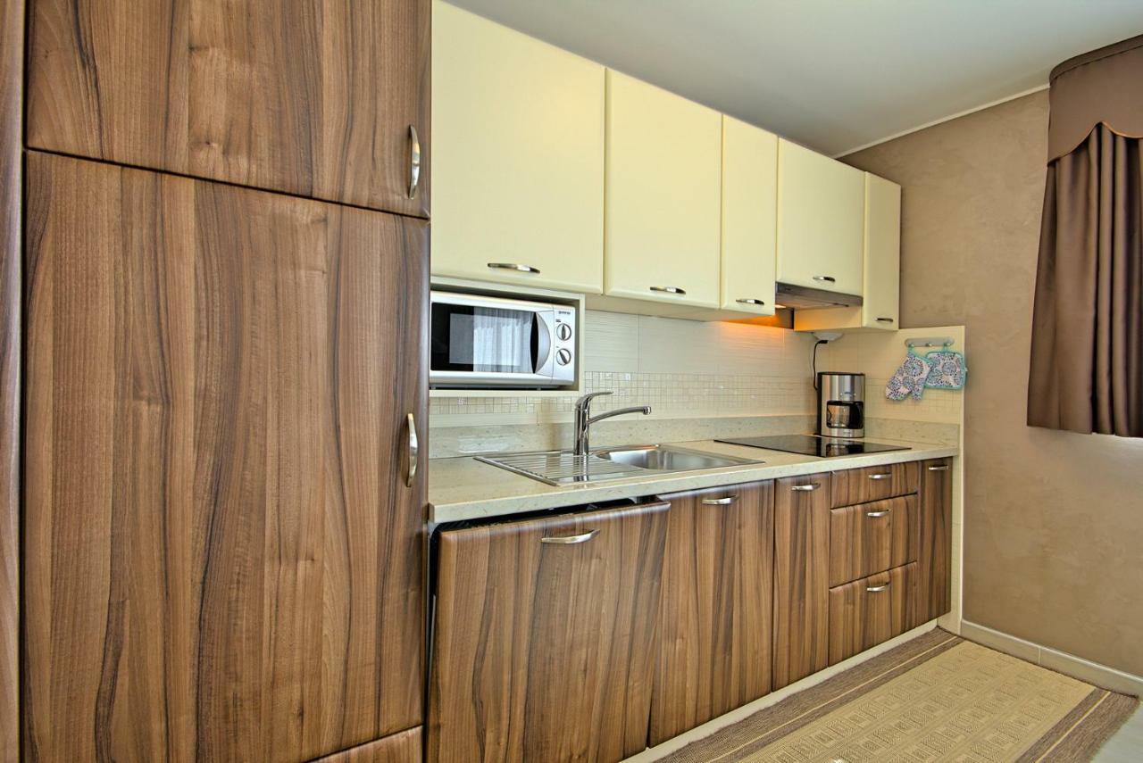Apartments Riva-Interauto Умаг Экстерьер фото