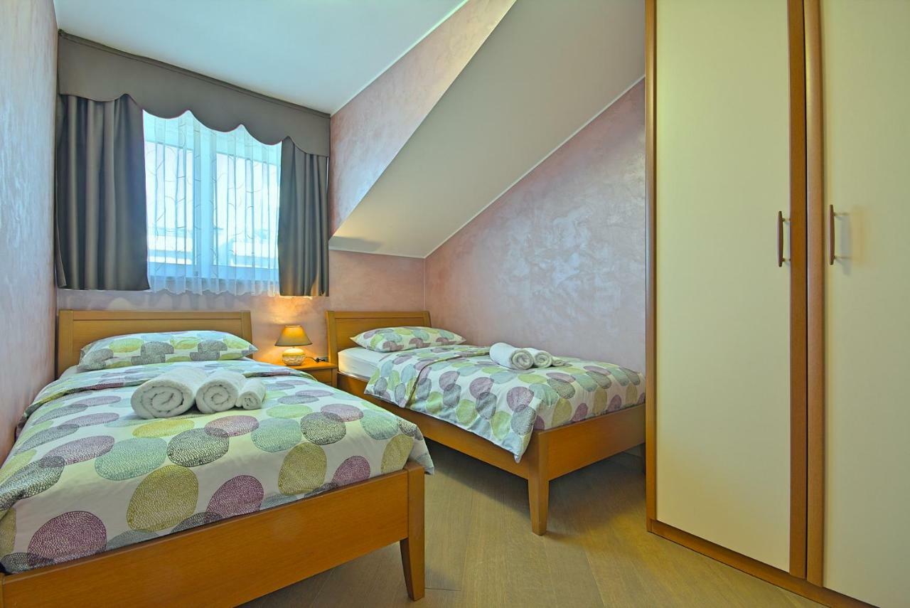 Apartments Riva-Interauto Умаг Экстерьер фото