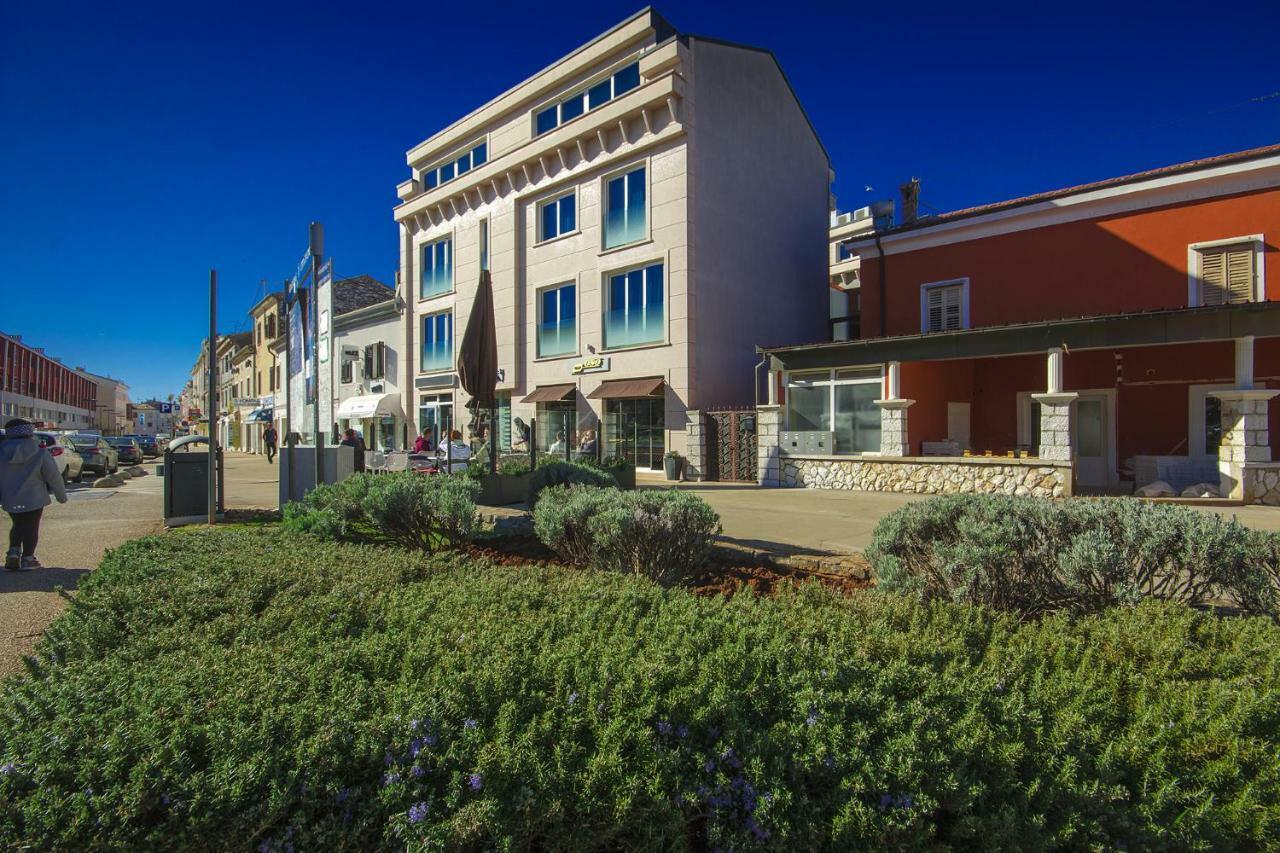 Apartments Riva-Interauto Умаг Экстерьер фото